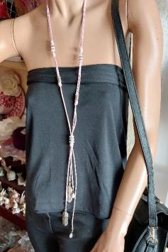 Ketting lang Boho feathers roze-zilver 2